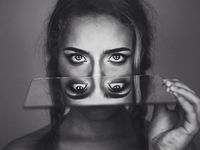 retratos conceptuales, ile ilgili görsel